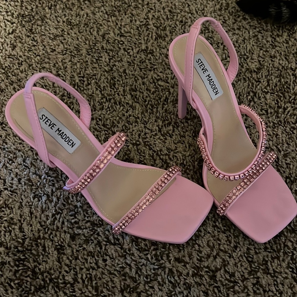 Light pink Steve Madden heels!! Size 7.5